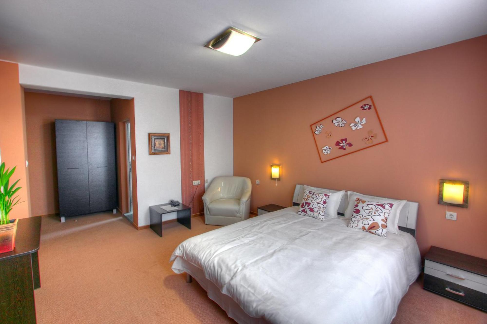 Family Hotel Mania Sztara Zagora Kültér fotó